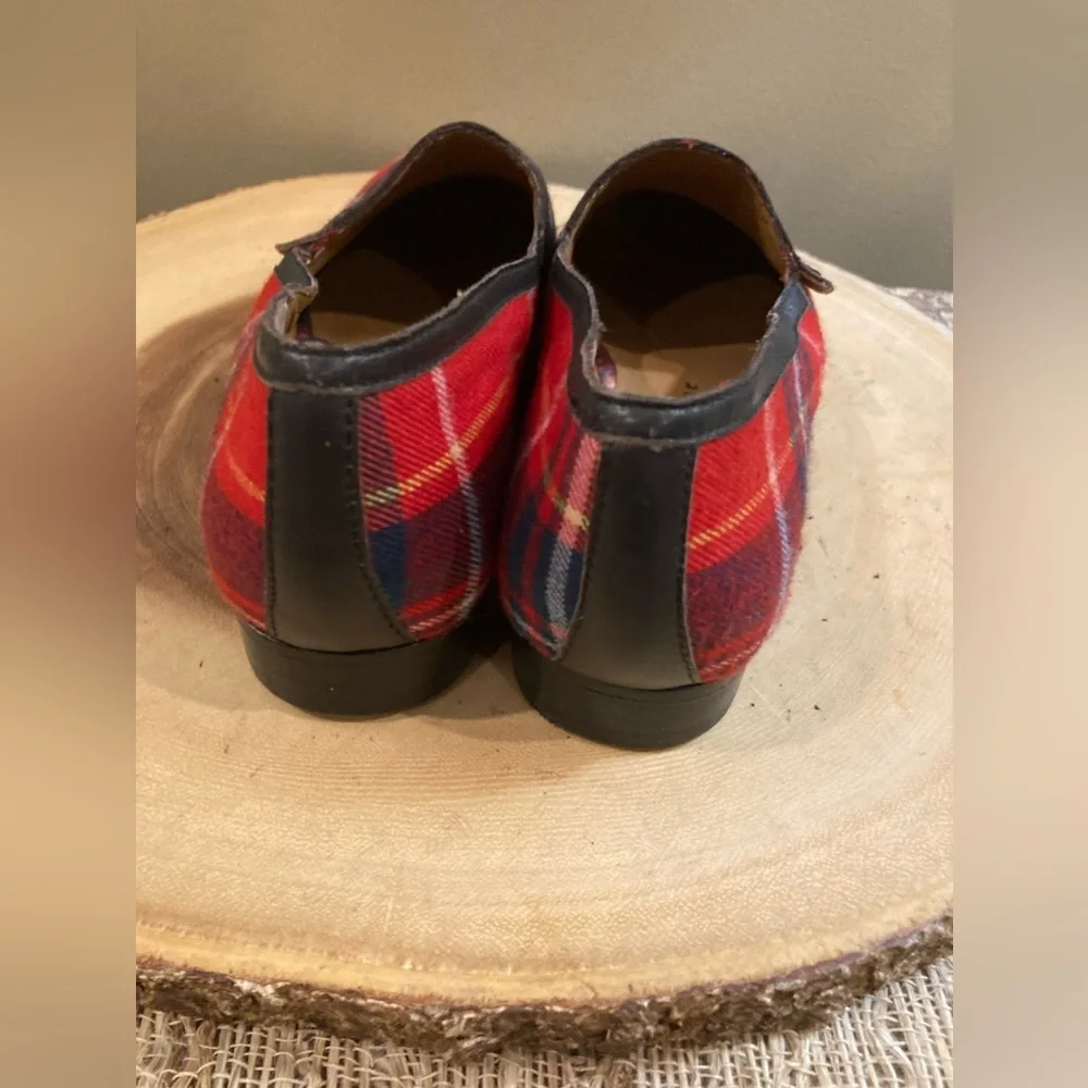 Bettye Muller Tartan Plaid Red & Navy Loafers‎ 5.5